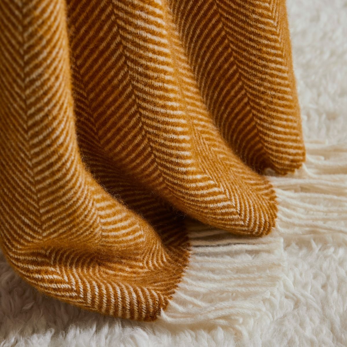 Magnus Throw Rug Weave Throw Magnus Amber