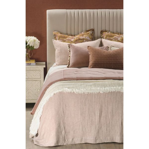 Bianca Lorenne Kaiyu Pink Clay Bedspread | Allium Interiors