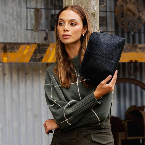 Elms+King Burbank Crossbody Black | Allium Interiors