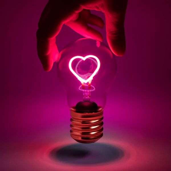 Stellar Lightbulb Lamp Heart Pink | Allium Interiors