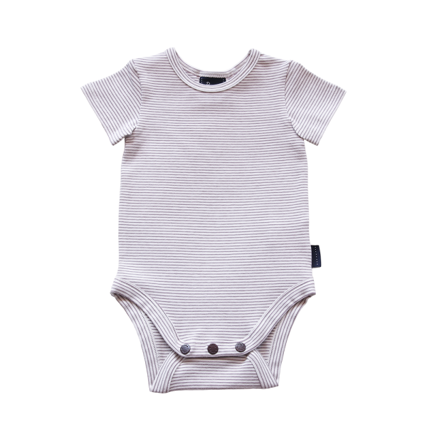 Pappe Luxe Organic Onesie Short Sleeve Elderberry 000 | Allium Interiors